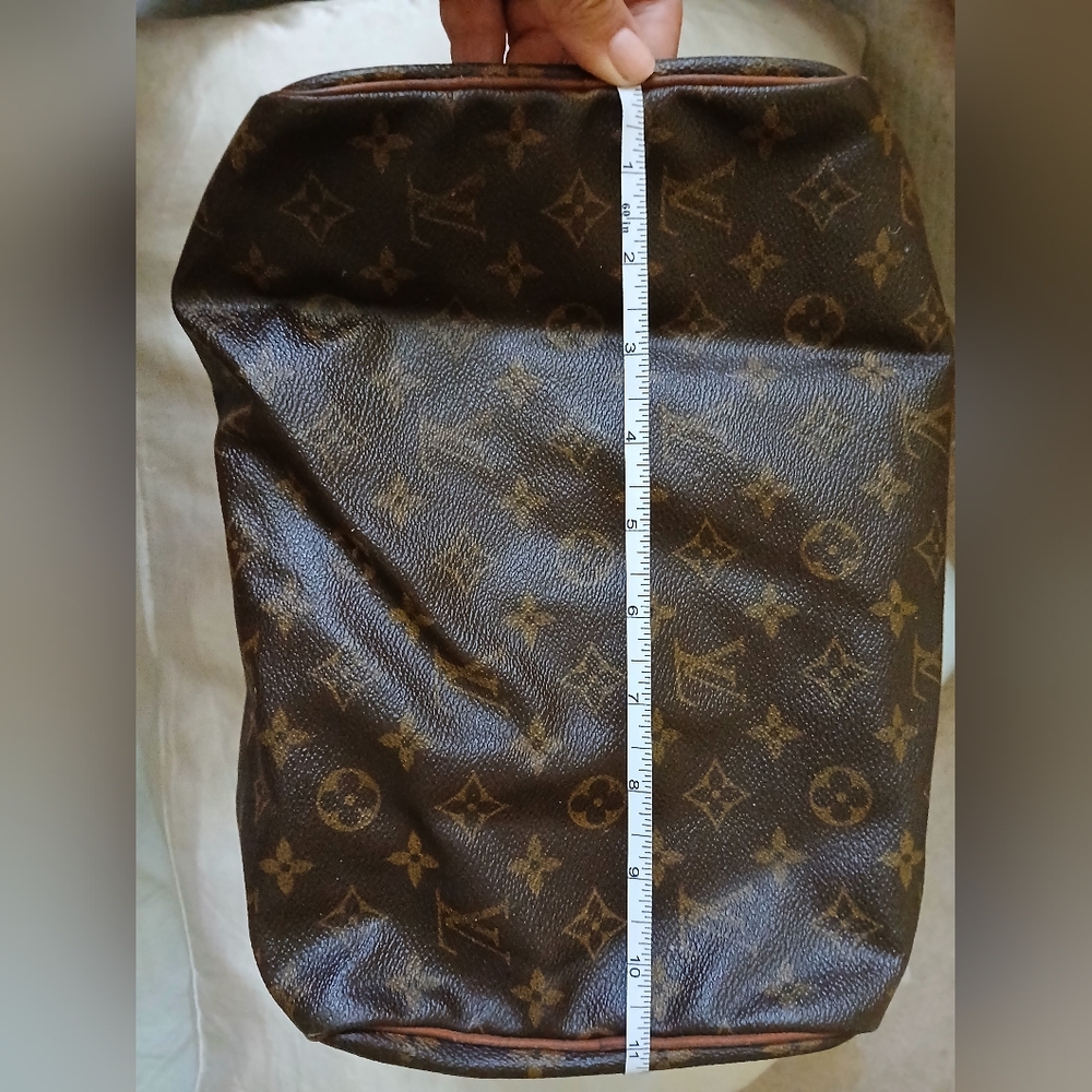 Louis Vuitton Speedy 30 Handbag - Picture 8 of 16